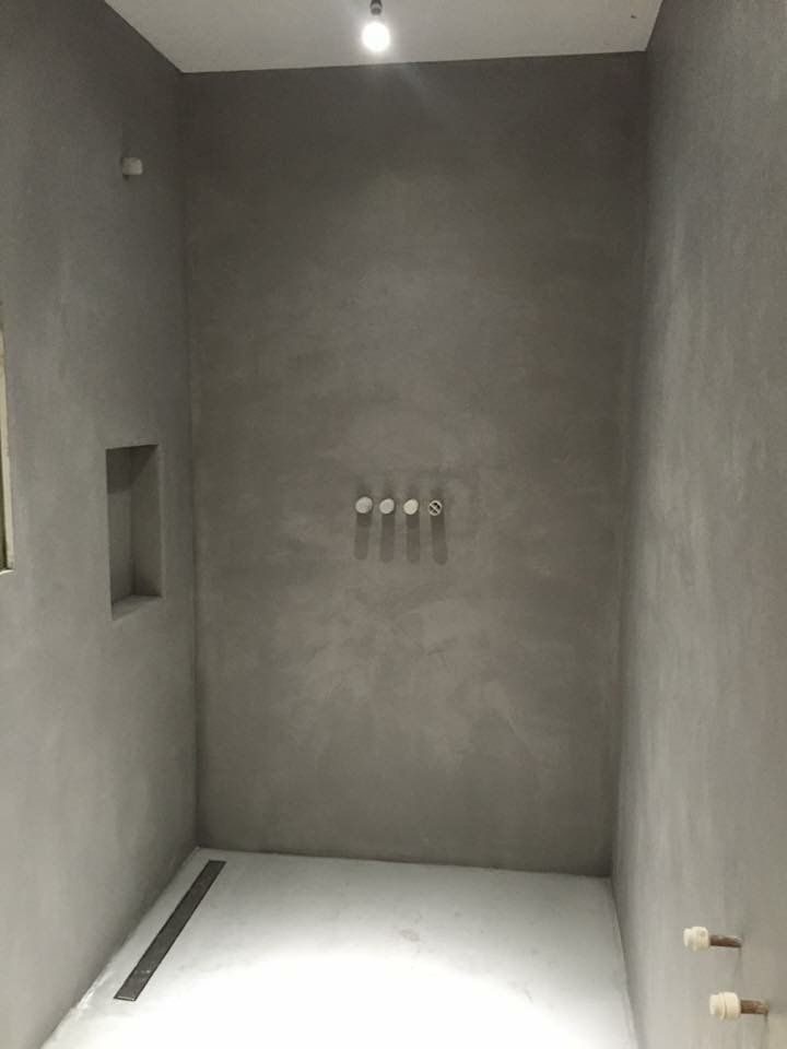 Fugenlose Dusche in Mikrozement